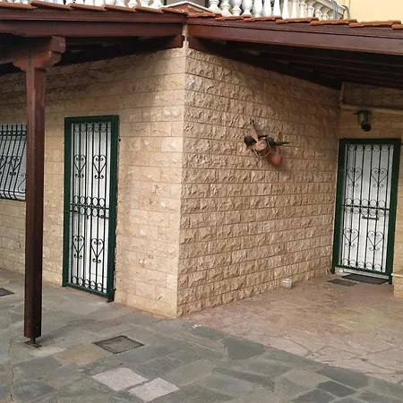 Zeus Thessalonikis Villa Agía Triás